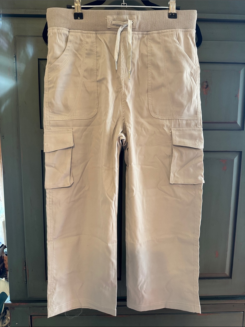 NIB Women’s Cargo Capris with Drawstring Waist in Light Gray Great Quality